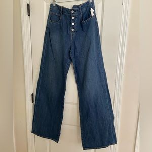 NWT!! Women’s wide leg GAP jeans. SZ 32Tall,